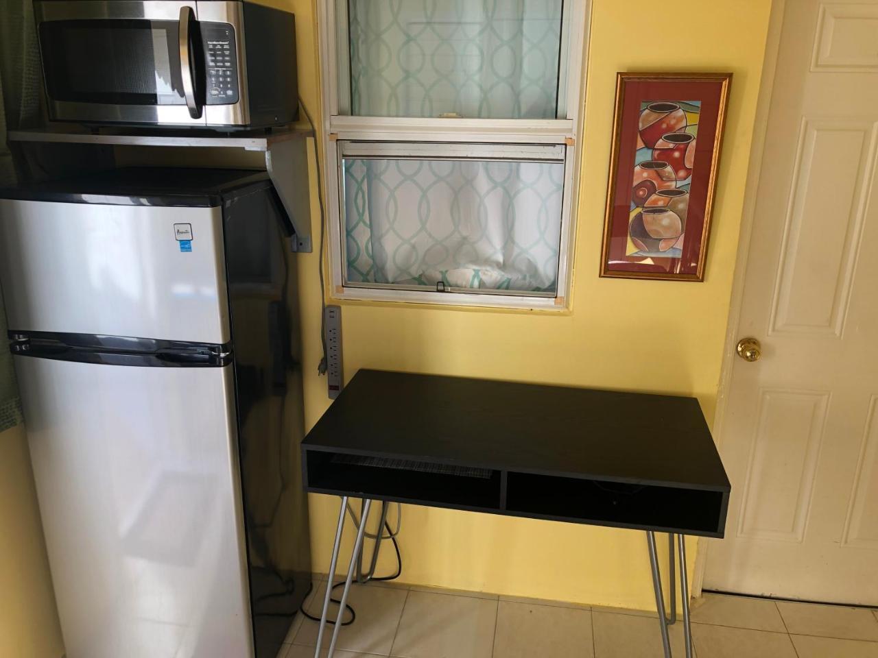 Brittany Manor Retreat Apartment Kingston Bagian luar foto
